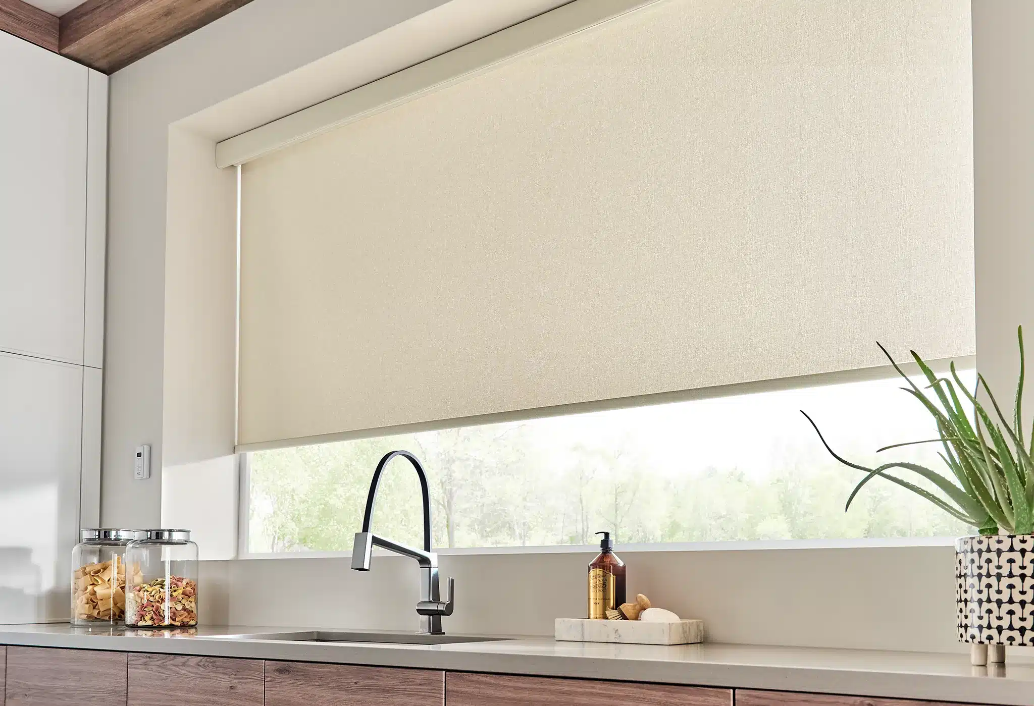Cream Solar Shades Sink (1)